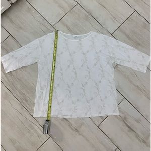 Beautiful White 3/4 sleeve J Jill Blouse, like new, 60% cotton, 40% modal rayon